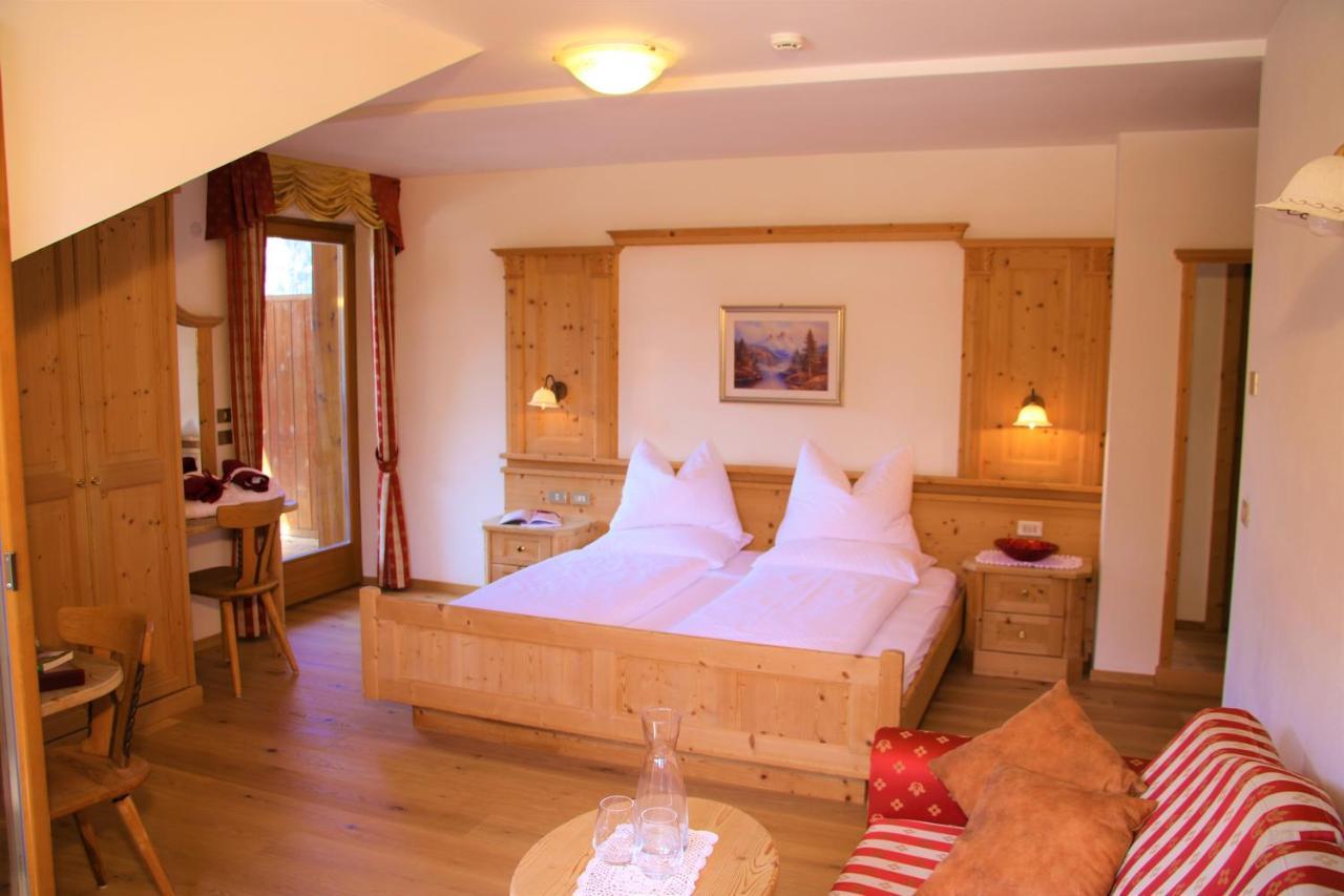 Hotel Alpenrose Dolomites Ла-Валле Экстерьер фото